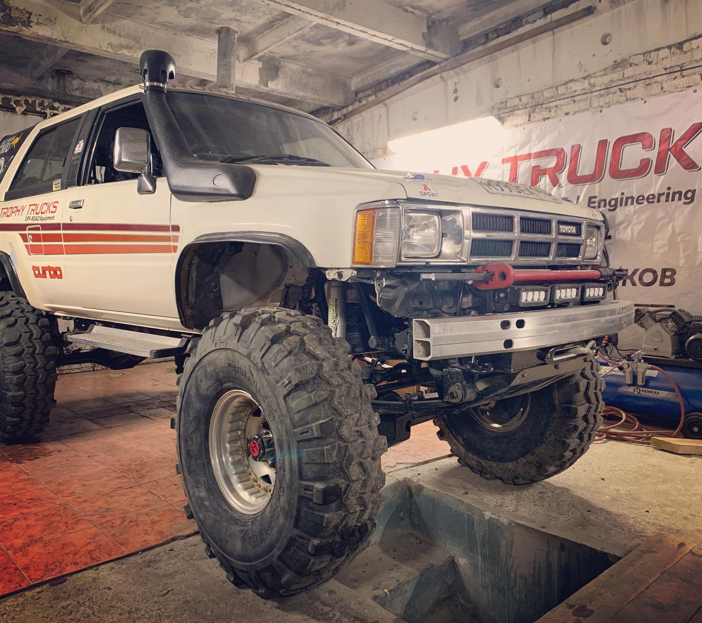 Новый бампер — Toyota Hilux Surf (1G), 4 л, 1989 года | тюнинг | DRIVE2