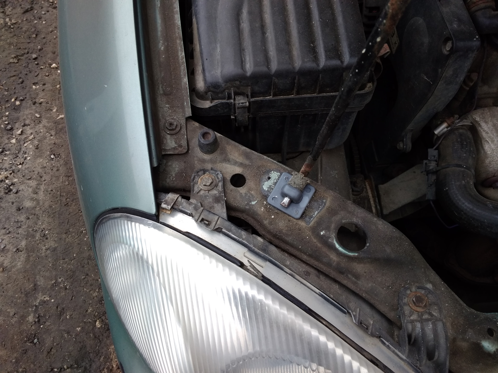 Кронштейн капота — Chevrolet Lanos, 1,5 л, 2007 года | своими руками ...