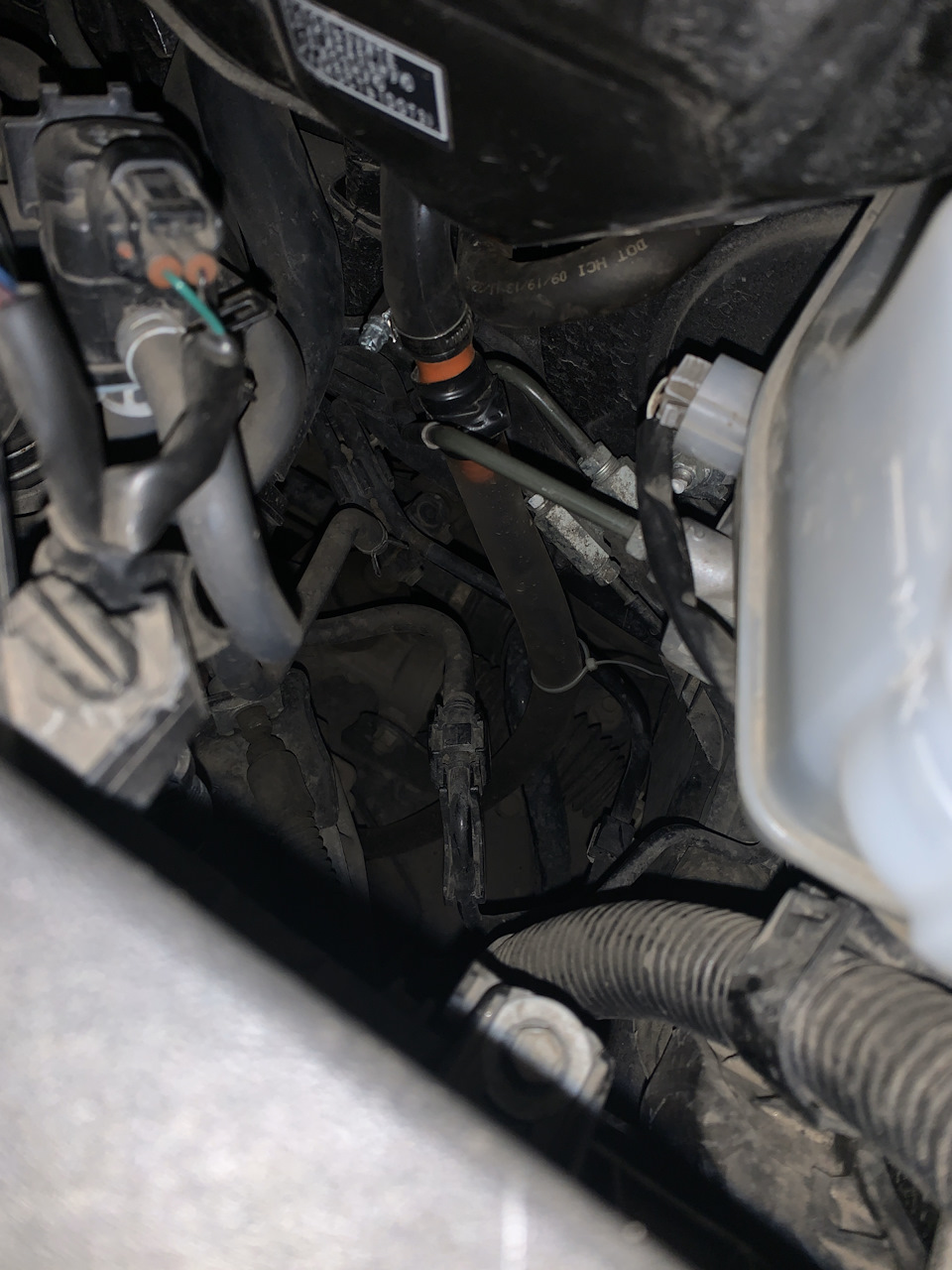 Замена задних колодок, установка дренажной трубки — Toyota Venza (1G ...