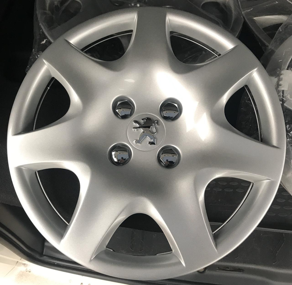 Колпаки на Пежо 308 r15. Колпаки Пежо 308 р 16. Колпак Peugeot 308 r15.