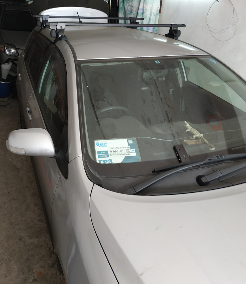 Машина с установленным багажником — Toyota Corolla Fielder (E140)