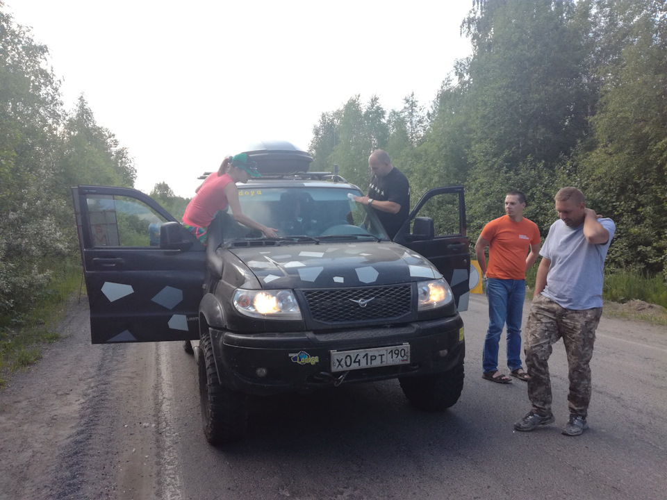 во время ожидания на реверсном движении успевали и окна помыть и наболтатся — Nissan Patrol (Y61)