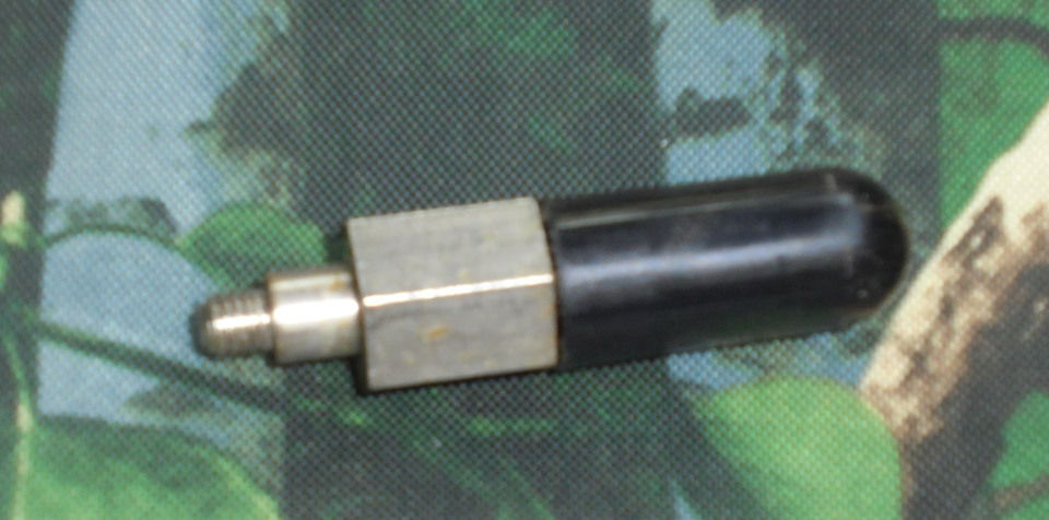 Запись 22. Подскажите, что за деталь вывалилась из под бороды и как ...