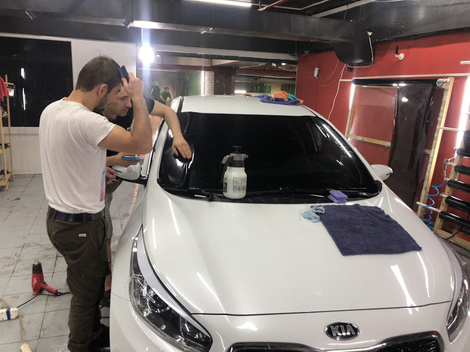 Замена лобового стекла и Тонировка лобового — KIA Ceed (2G), 1,6 л ...