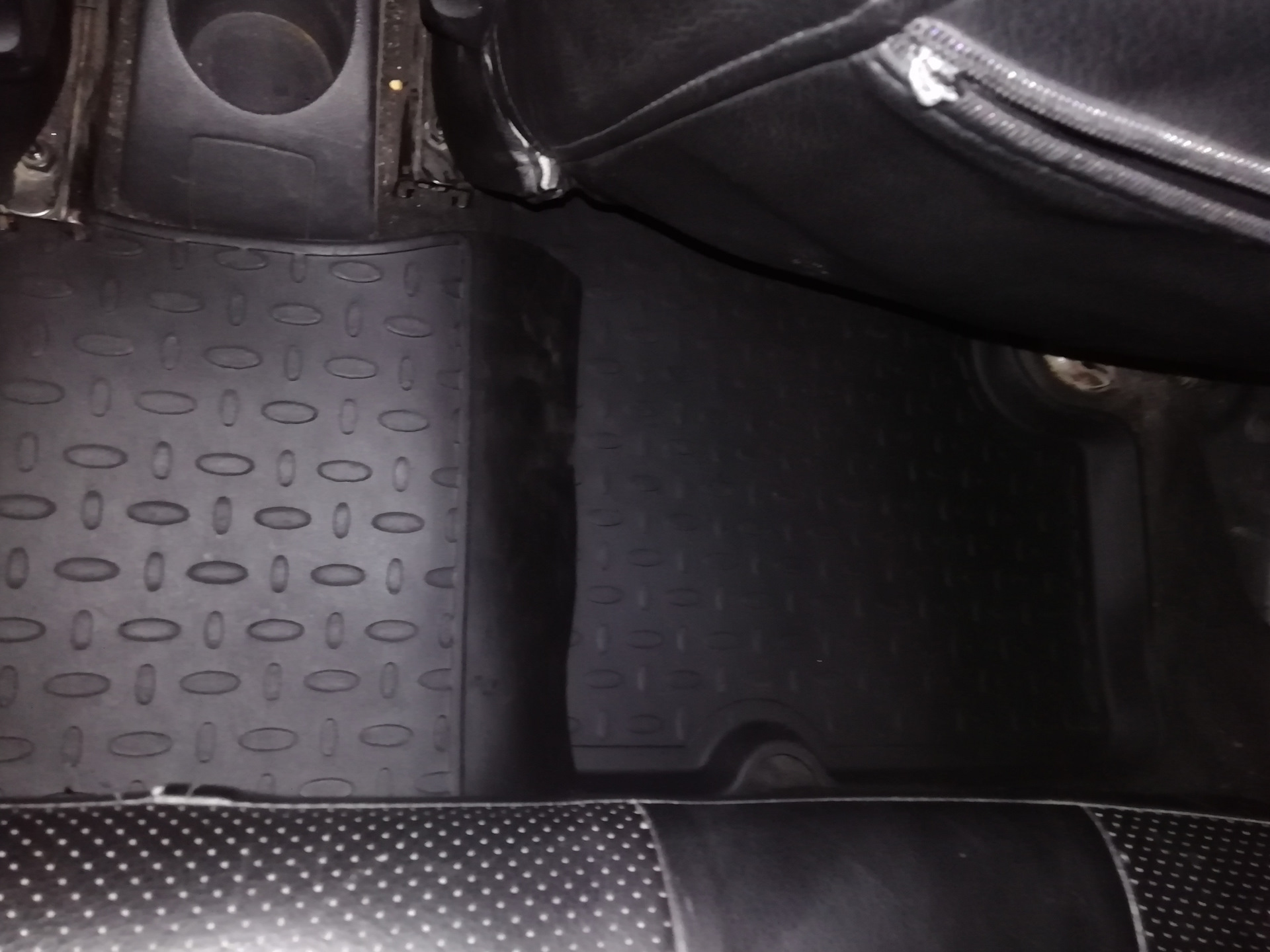 коврики салона рено логан 2 артикул. Logan 1 seintex коврики. Renault logan 2007 евро коврики. коврики резиновые рено логан 2014г. коврики логан степвей.