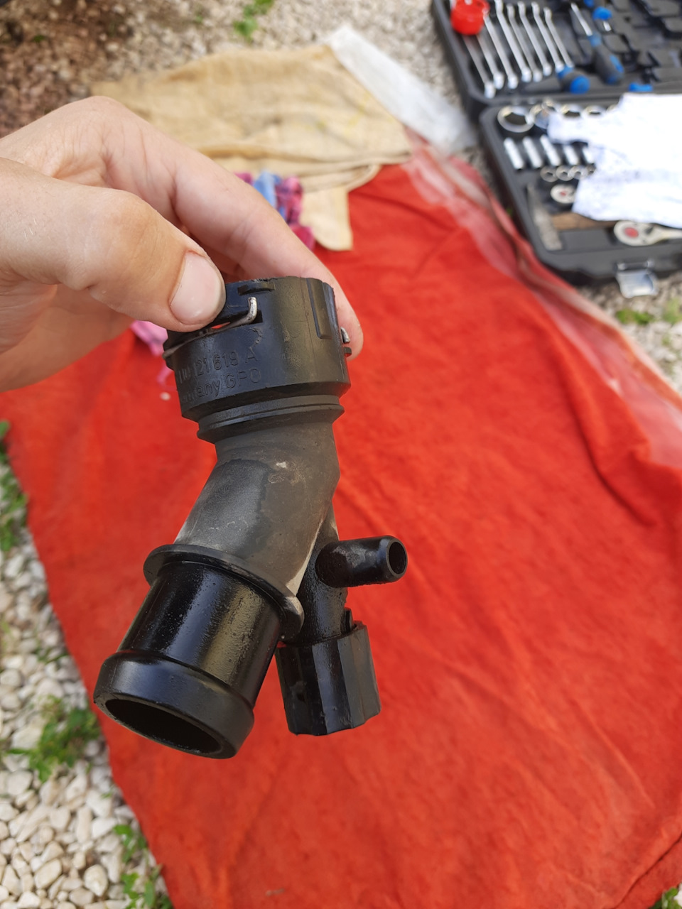 Замена шланга ОЖ и сливного крана — Volkswagen Jetta IV, 1,8 л., 2000 ...