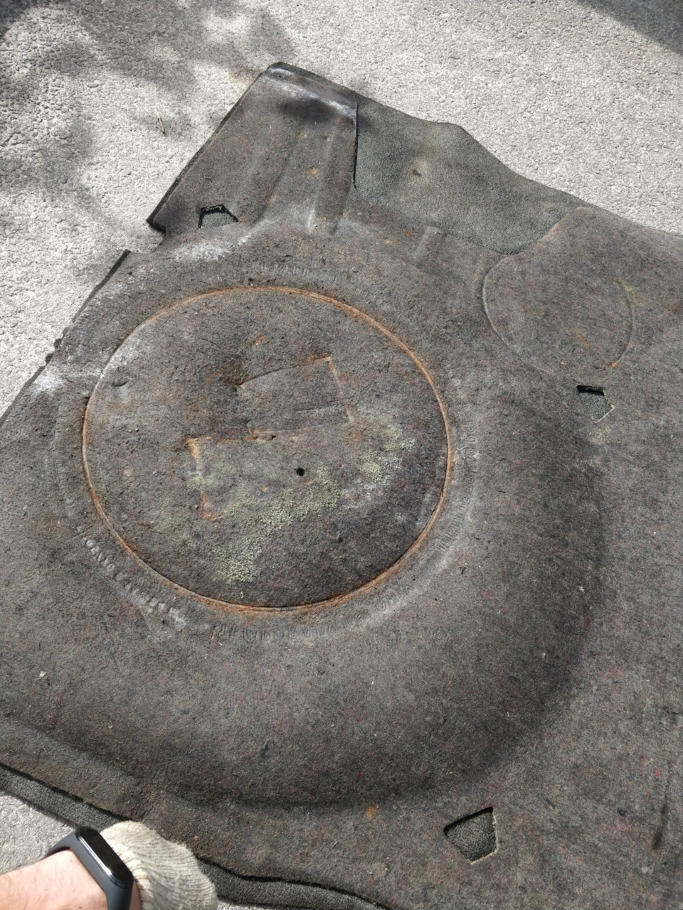 Неприятный сюрприз в багажнике, ремонт стекловолокном — Volkswagen Golf ...