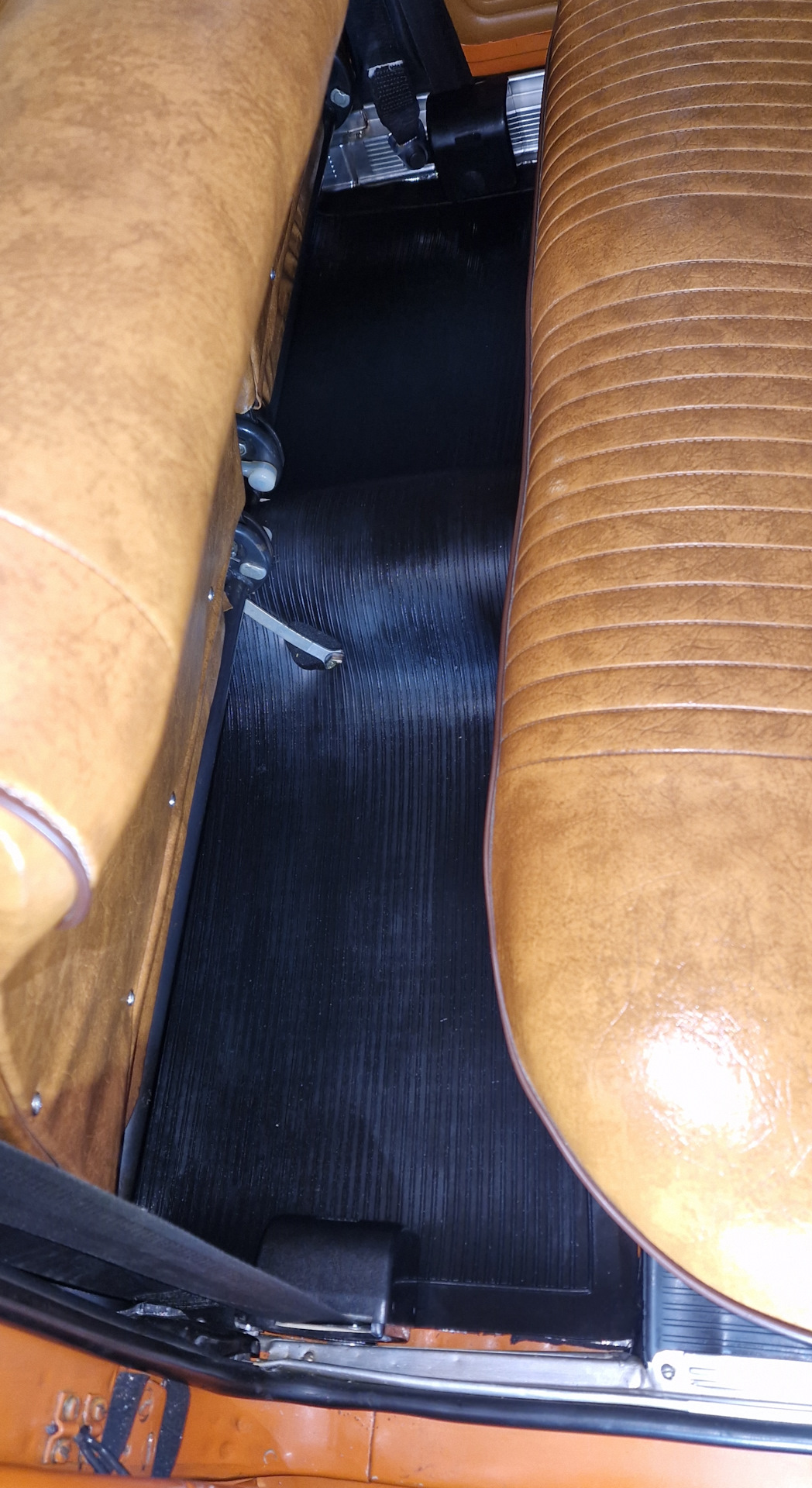 Чистка резиновых ковриков. — Москвич 412, 1,5 л, 1974 года | своими ...