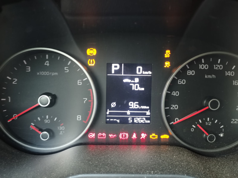 Замена передних тормозных дисков и колодок — KIA Rio (4G), 1,4 л, 2018 ...