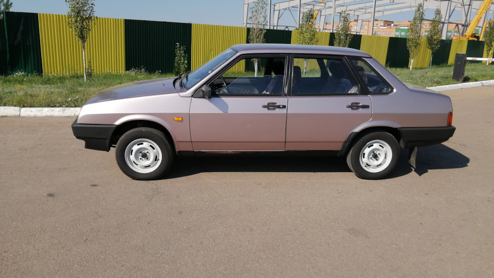 Lada 21099