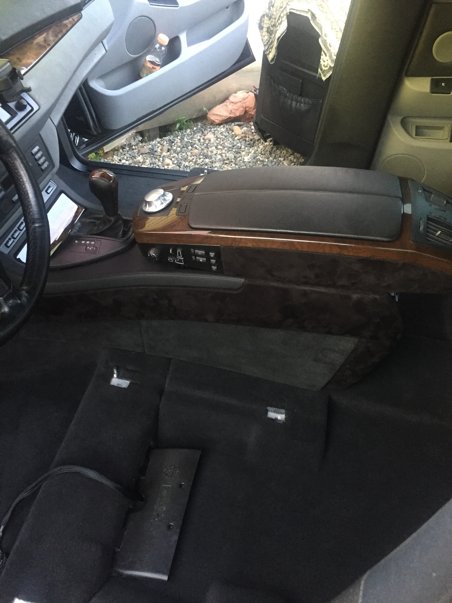 Бмв х5 е70 подлокотник дверной. Bmw x5 e70 подлокотник. Подлокотник е70. Подлокотник bmw 750i. Подлокотник е70.