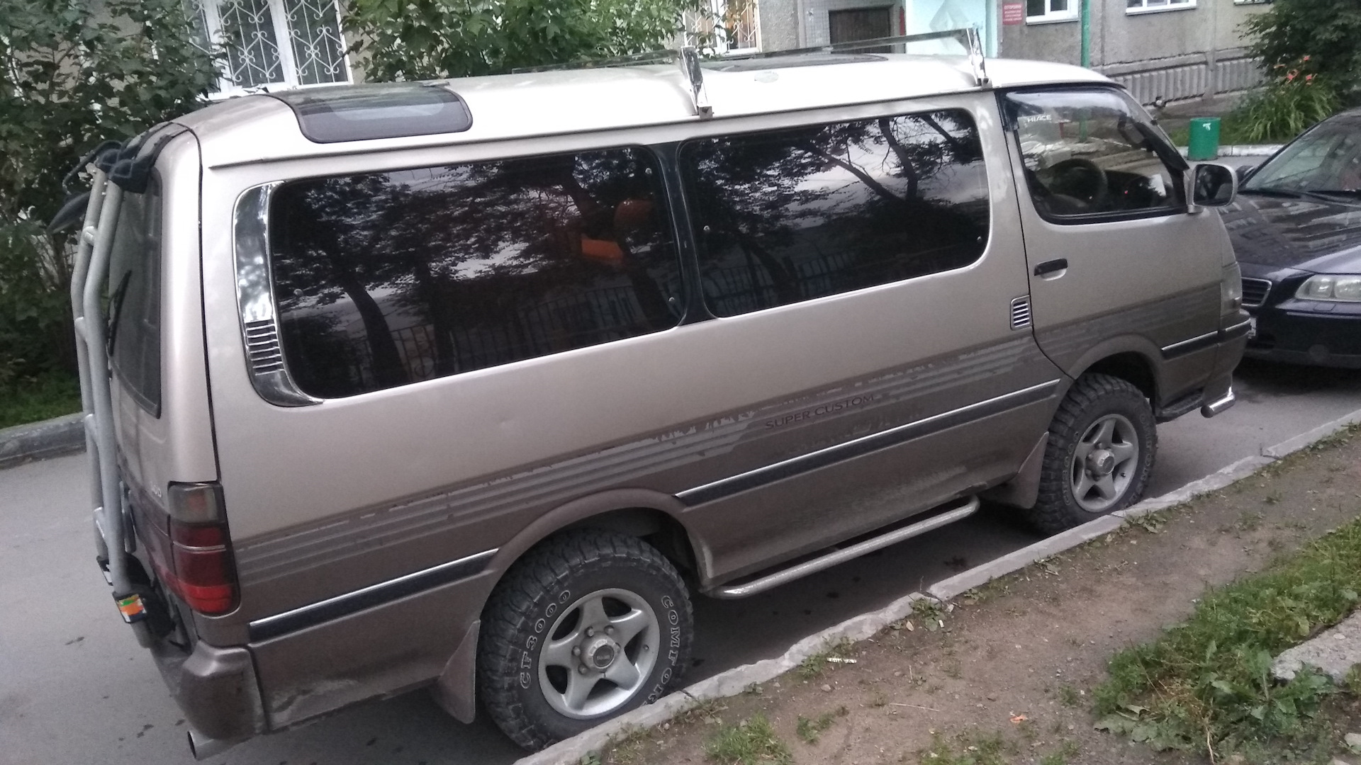 Купить хайс дром. Toyota Hiace h100. Toyota Hiace h100 1999. Toyota Hiace h300. Тойота Хайс микроавтобус h100.