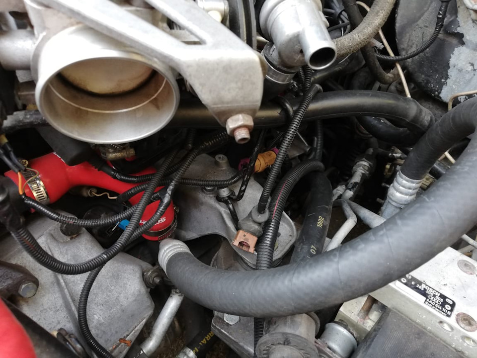 Замена задних амортизаторов — Ford Fusion, 1,4 л, 2007 года | своими ...