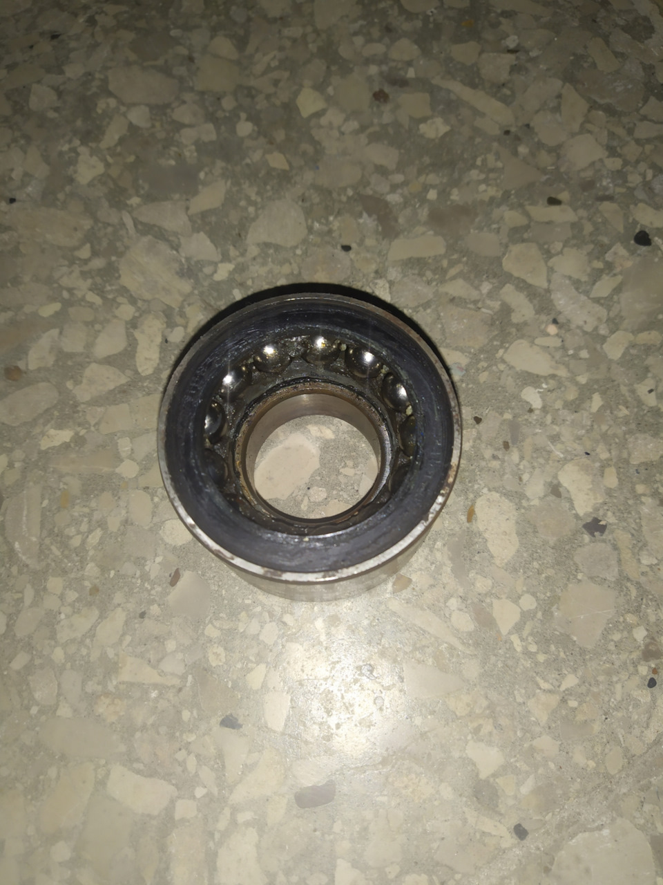 Замена подшипников ступиц задних колес — Lada Гранта (2G) FL, 1,6 л ...