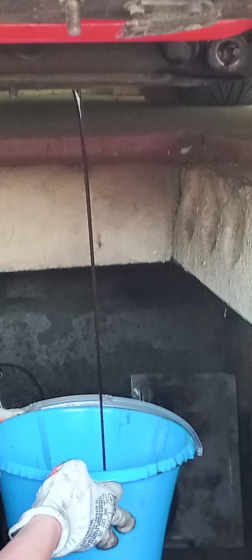 Очередная замена масла в двигателе — Ford Mustang (4G), 4,6 л, 1999 ...