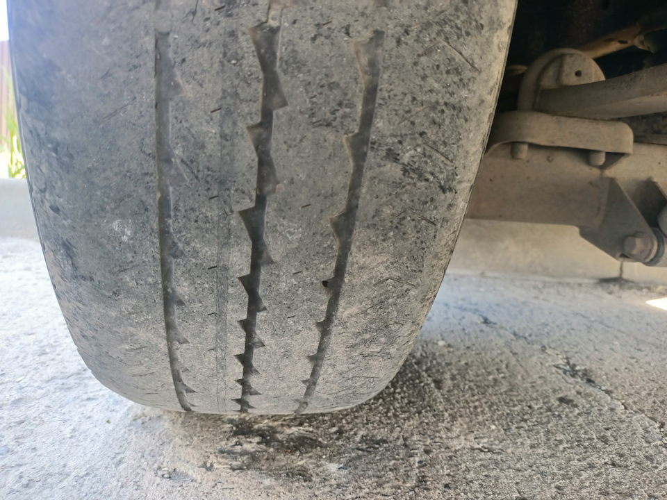 жрёт резину… — Ford Transit (8G), 2,2 л, 2017 года | наблюдение | DRIVE2