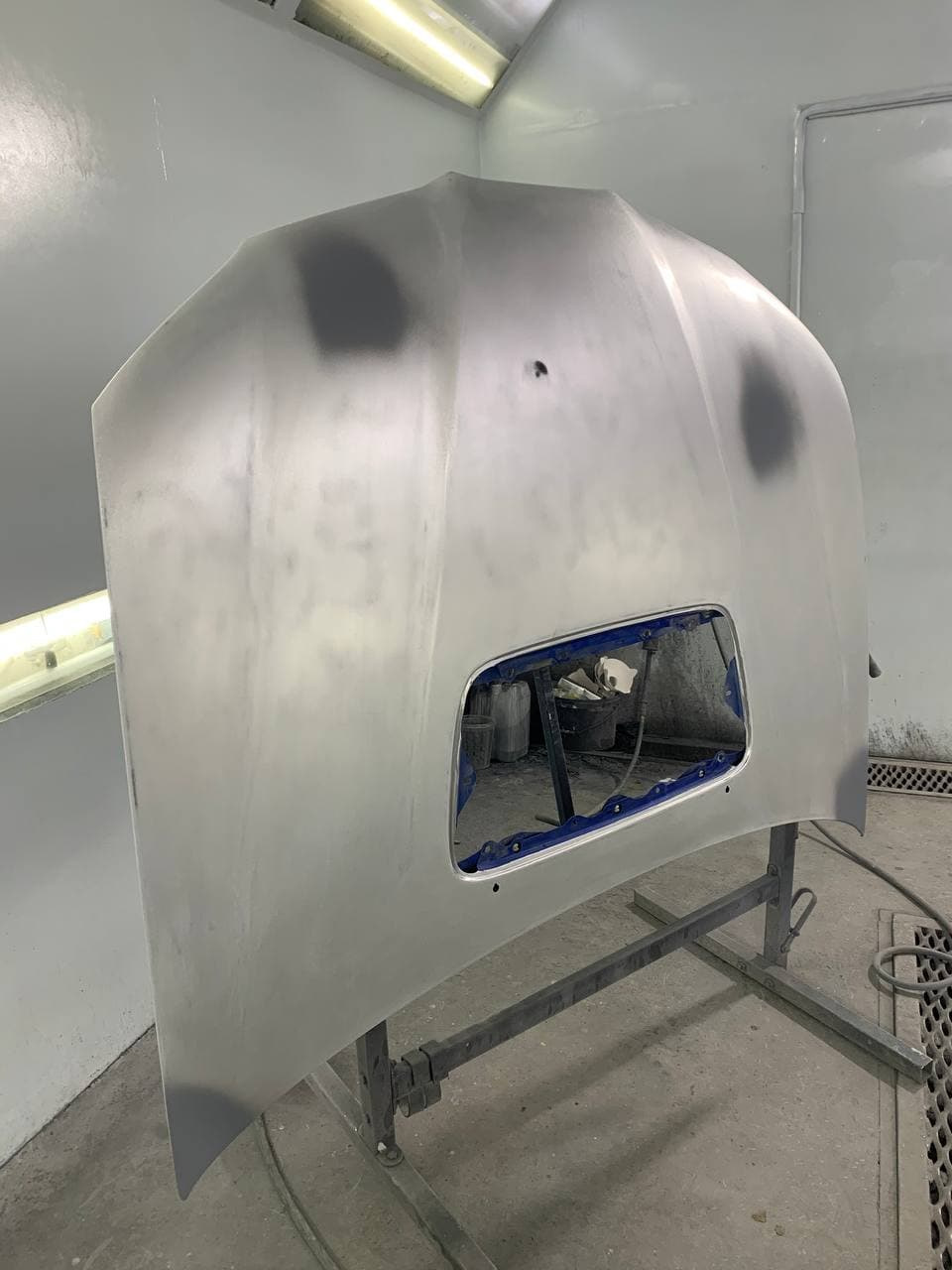 сказали, что покрасили почти как по заводу! капотик алюминька 100%-ная)))) — Subaru Impreza WRX STI (GD)