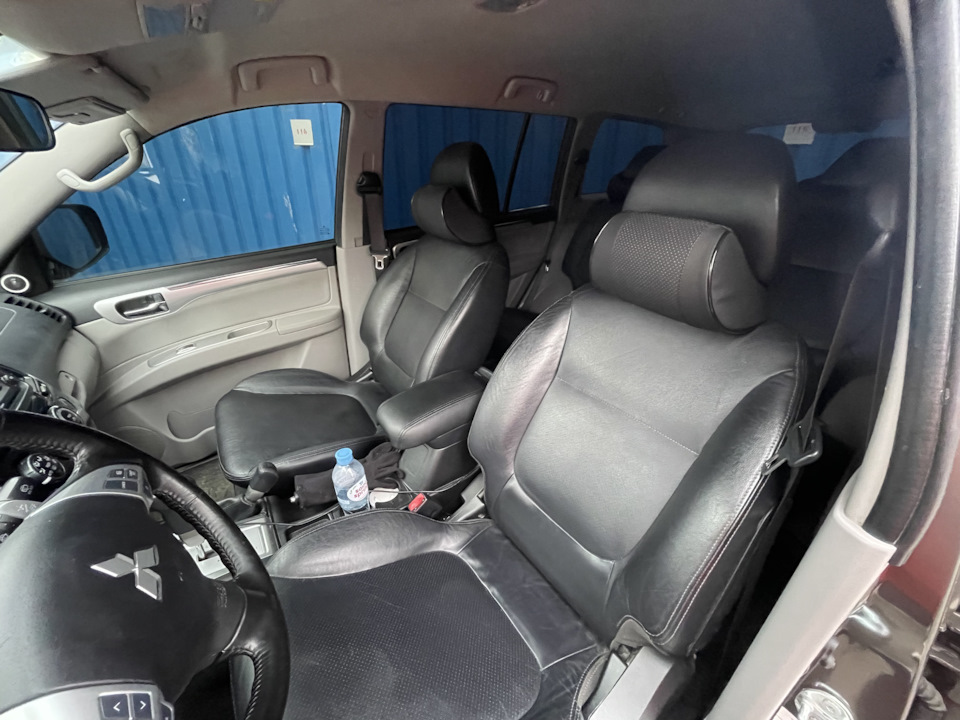 Дополнительные подголовники — Mitsubishi Pajero Sport (2G), 2,5 л, 2011 ...