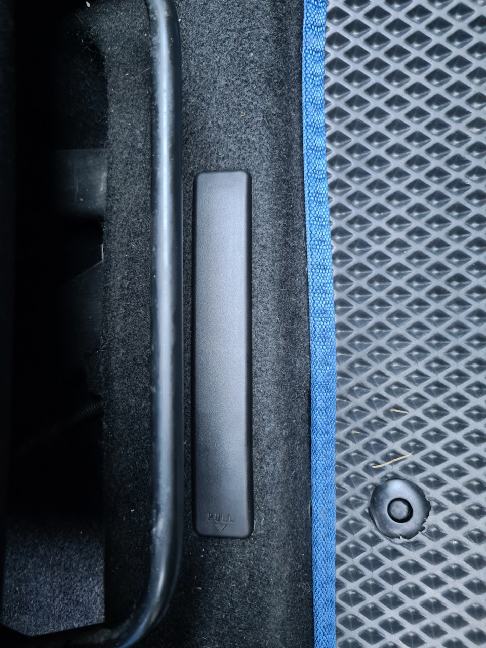 Накладка вин номера — KIA Ceed (1G), 1,6 л, 2009 года | аксессуары | DRIVE2