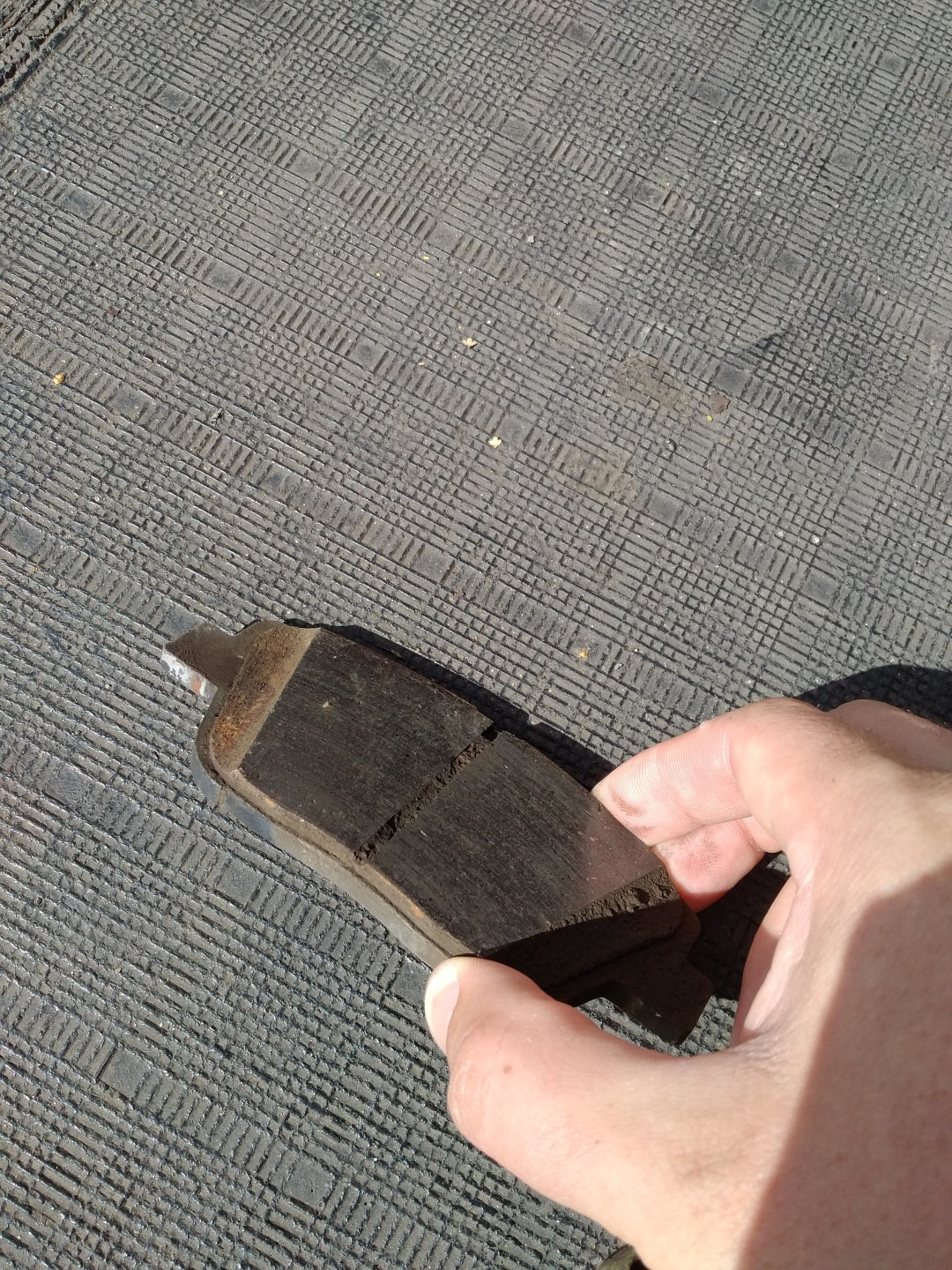 Замена передних тормозных колодок — KIA Optima (3G), 2 л, 2014 года ...