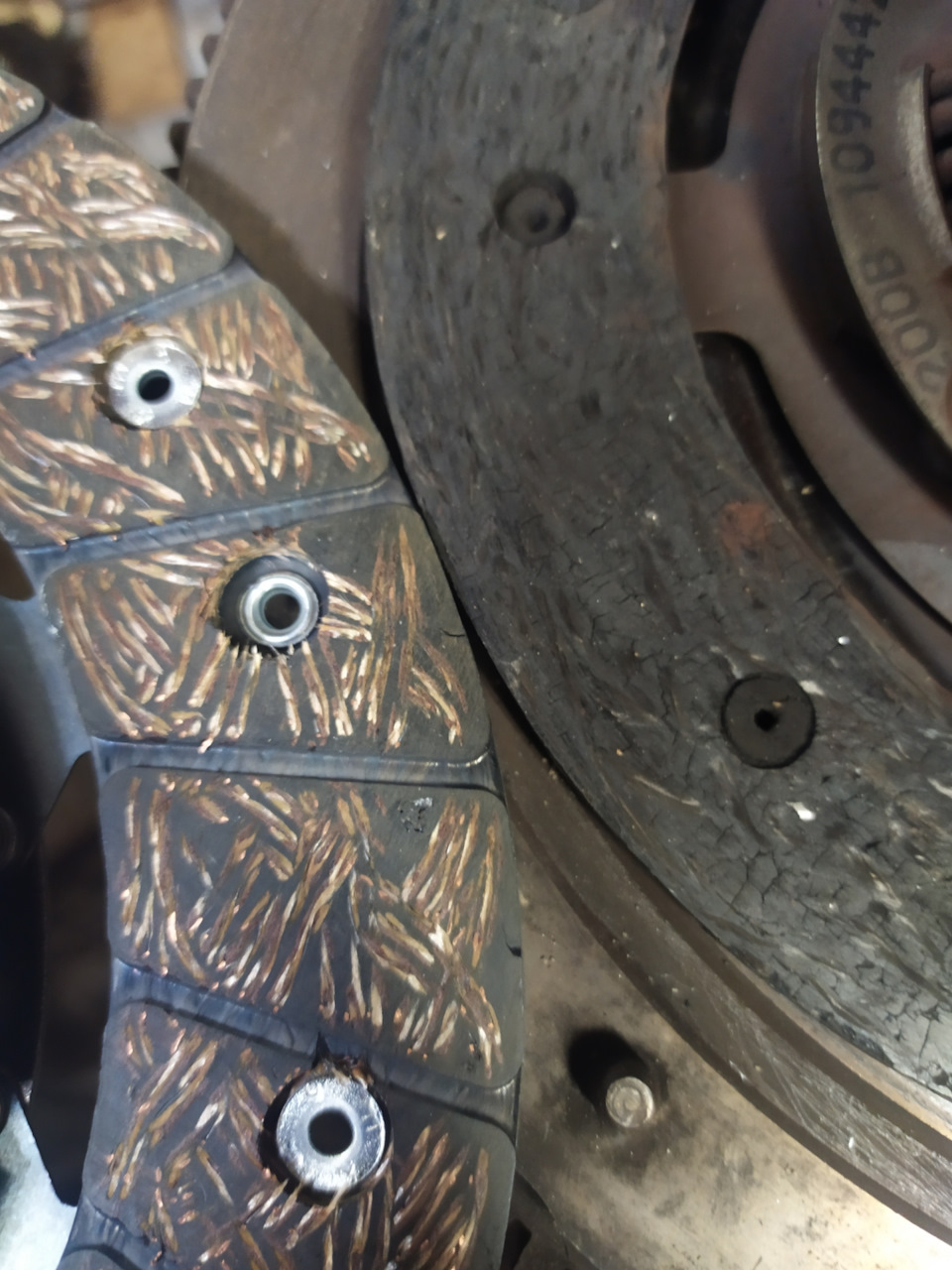 Замена сцепления. Проявилось зашифрованное послание — Lada 2131, 1,7 л ...