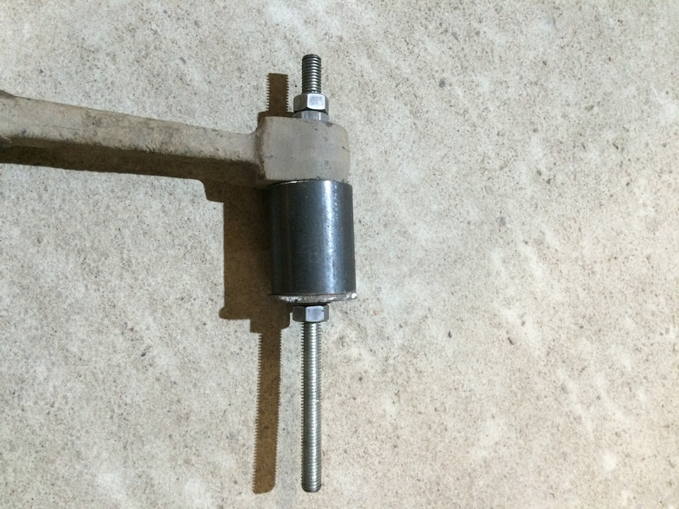 Замена сайлентблоков рычагов, шарниров растяжки и опоры КПП — Lada 2114 ...