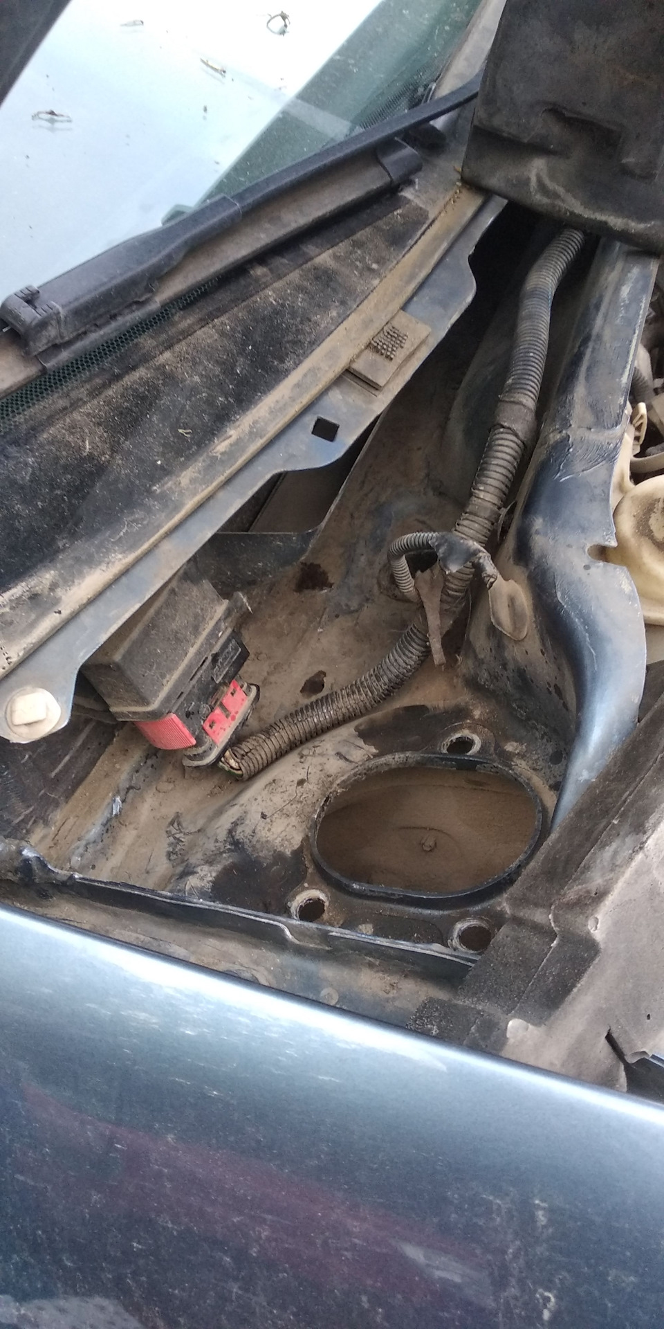 Снятие передних пружин для замены. — FIAT Linea, 1,3 л, 2009 года ...