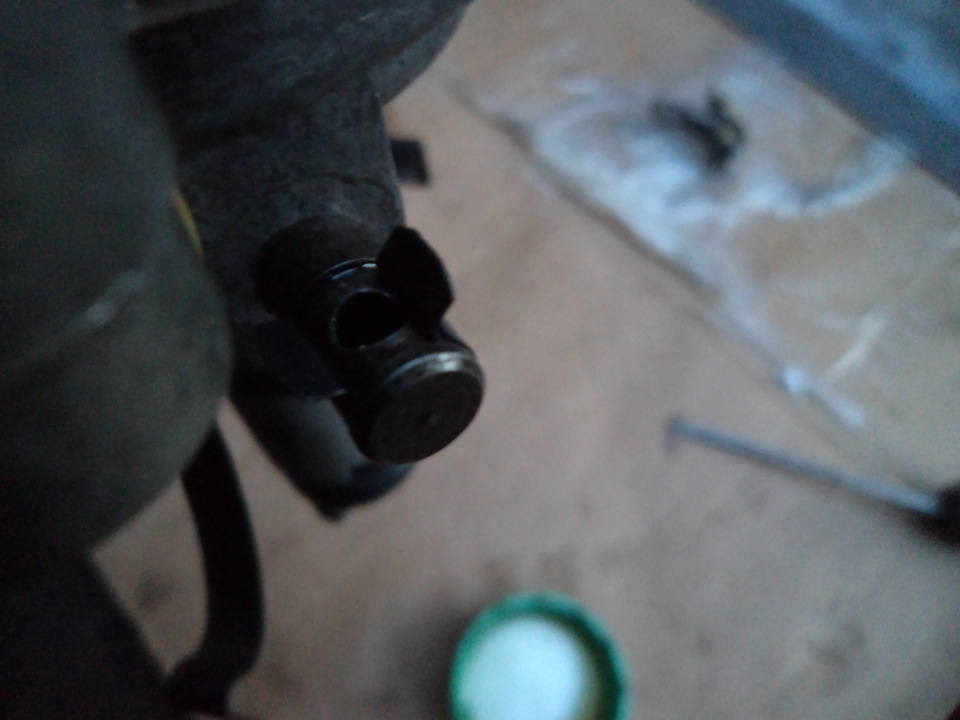 В данное место. — Москвич 2140