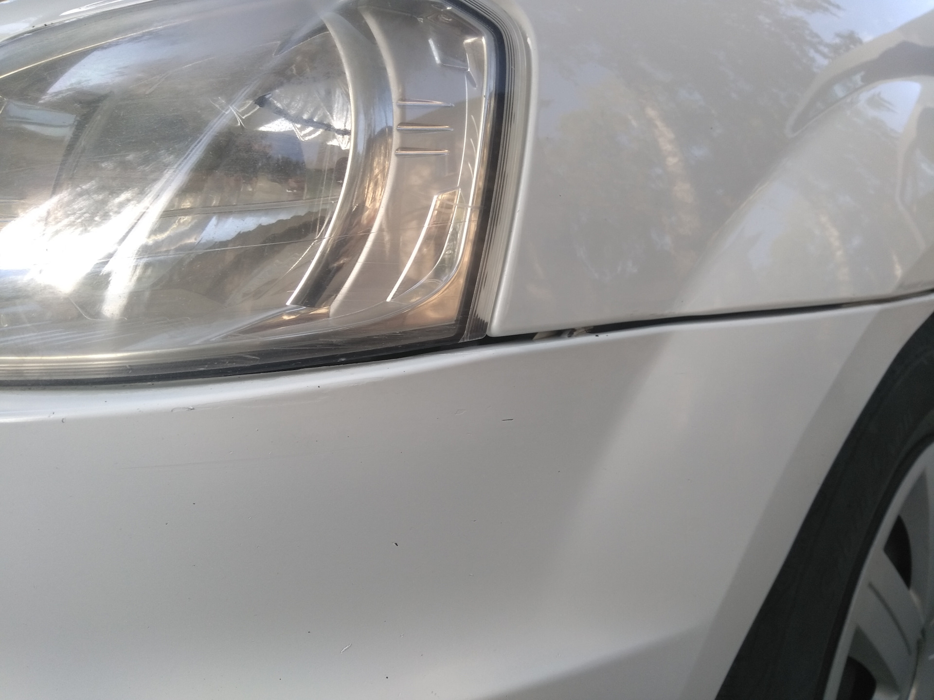 Провис передний бампер — Renault Logan (1G), 1,4 л, 2012 года | поломка ...