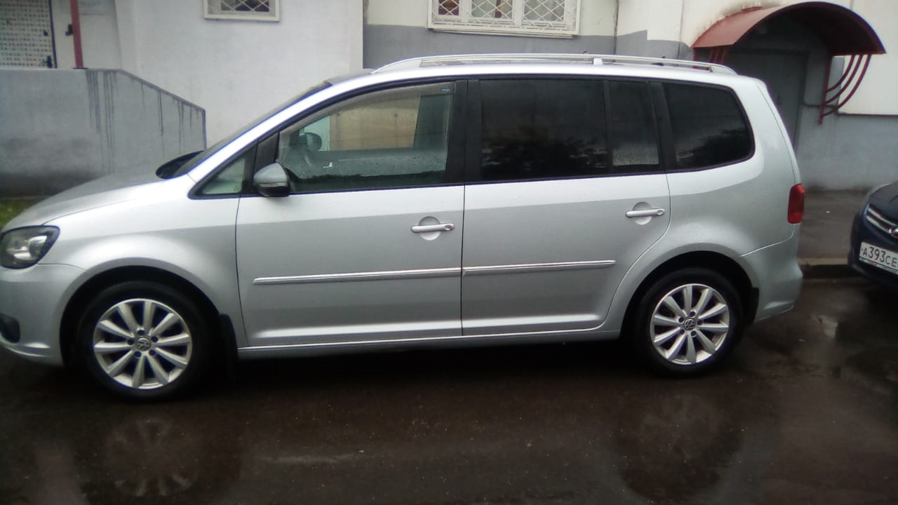 Серебристый 1. VW Touran Silver. Фольксваген Touran 1,4 2011 года. Серебристый Touran. Тоуран 2012 серебристый.