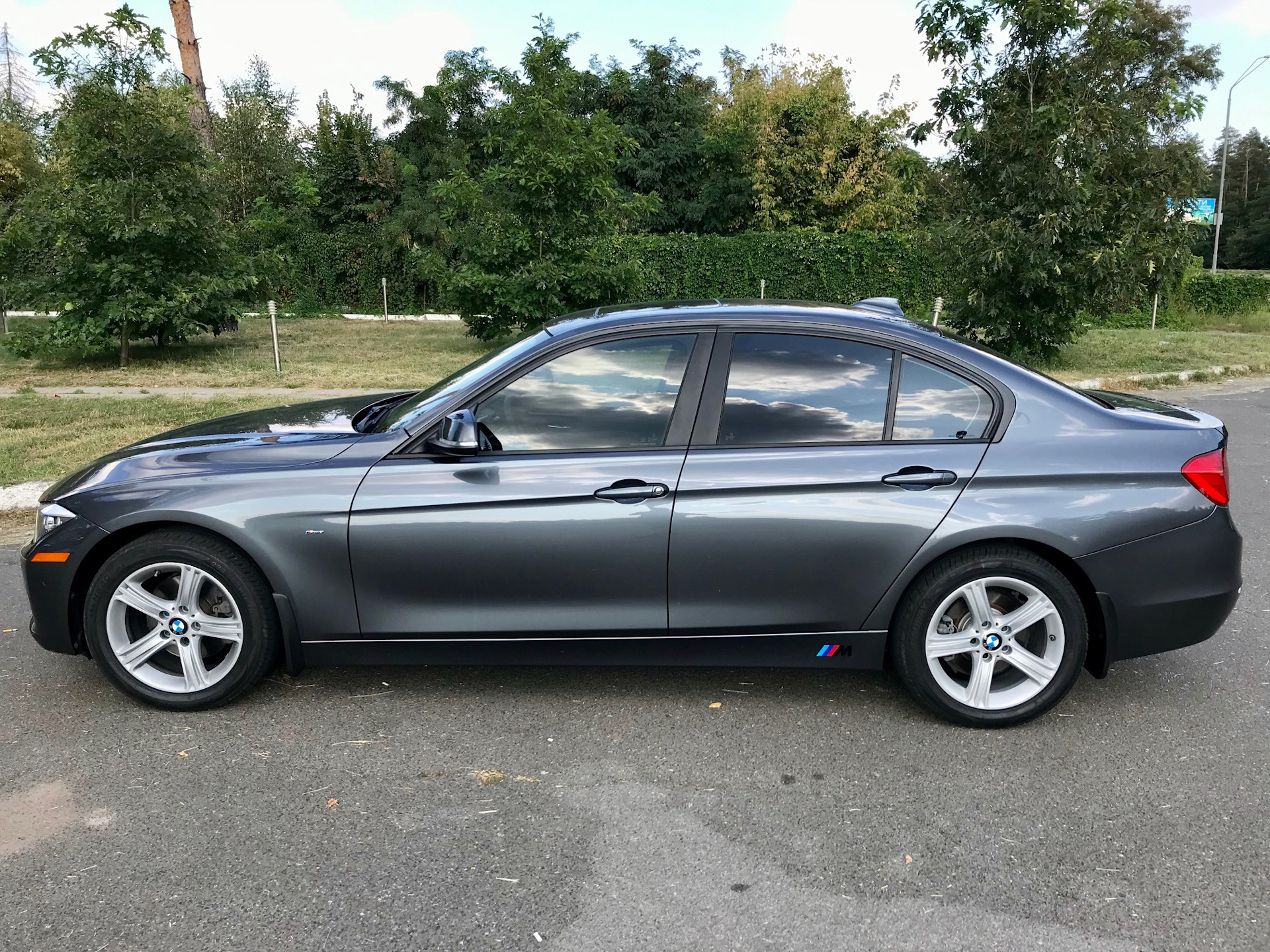 Брызговики bmw f30