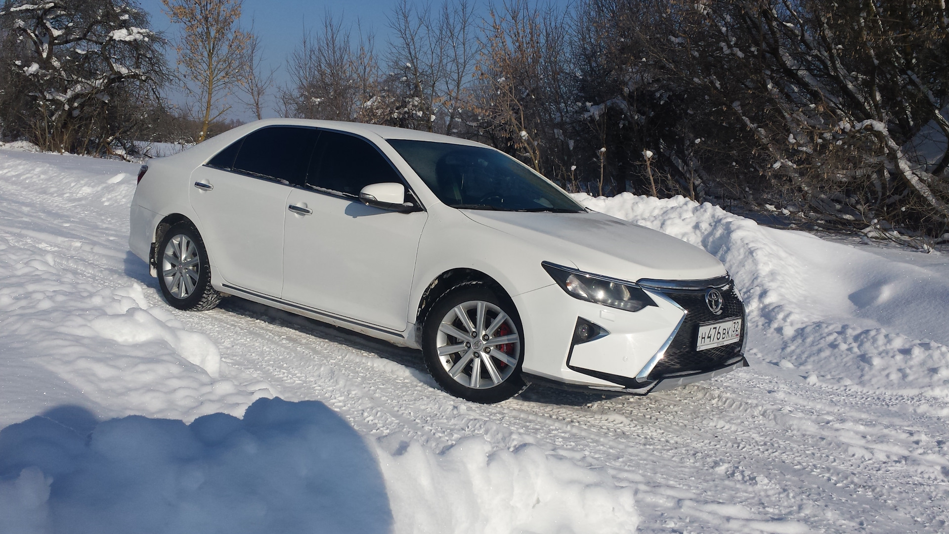 Камри зимой. Тойота Камри 50 зимой. Toyota Camry 2015 белый зимний. Toyota Camry 2015 зимний. Тойота Камри 55 зима.