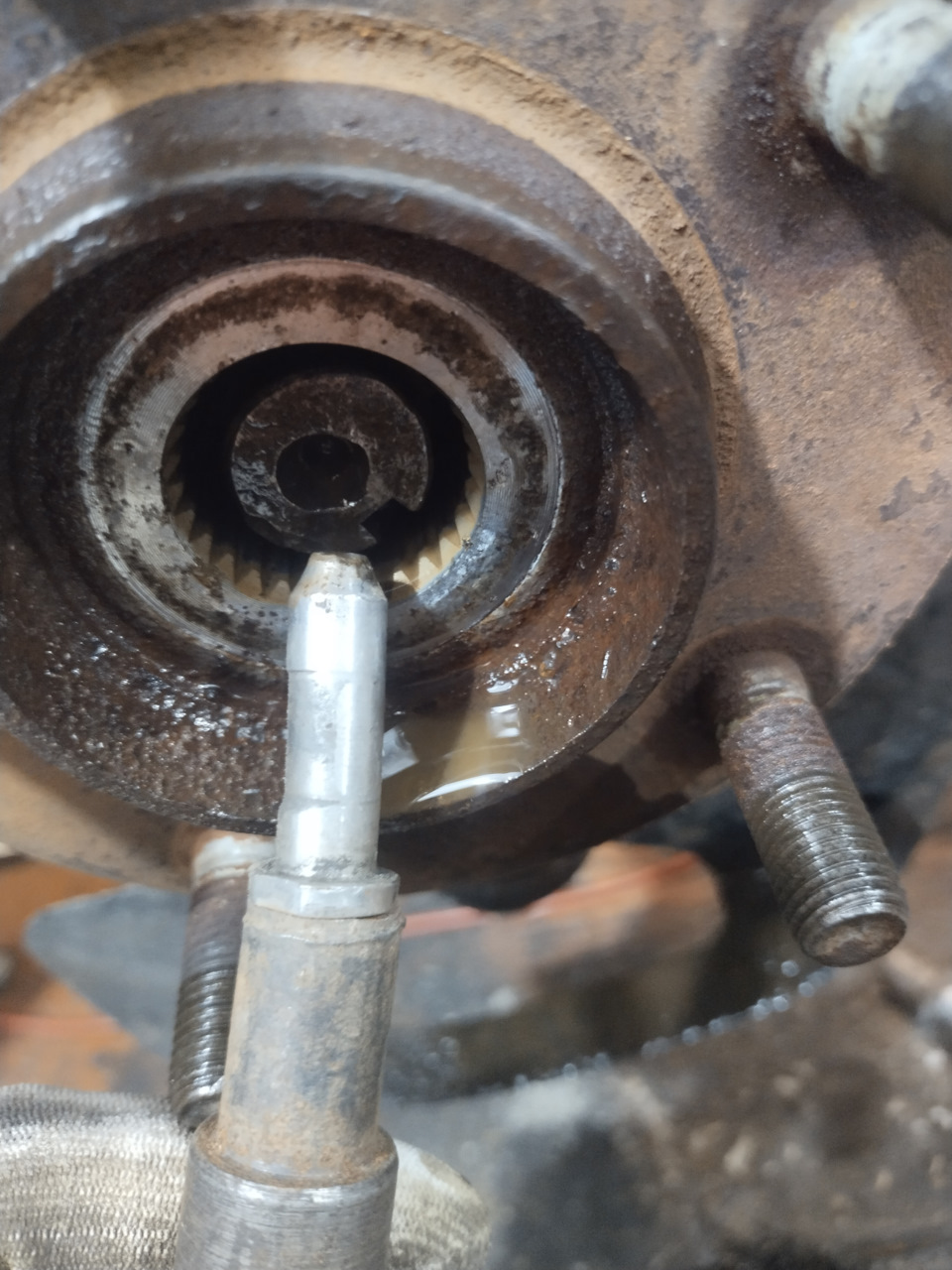 Для выбивания гранаты использовал вот такую оправку. — Mazda 3 (1G) BK