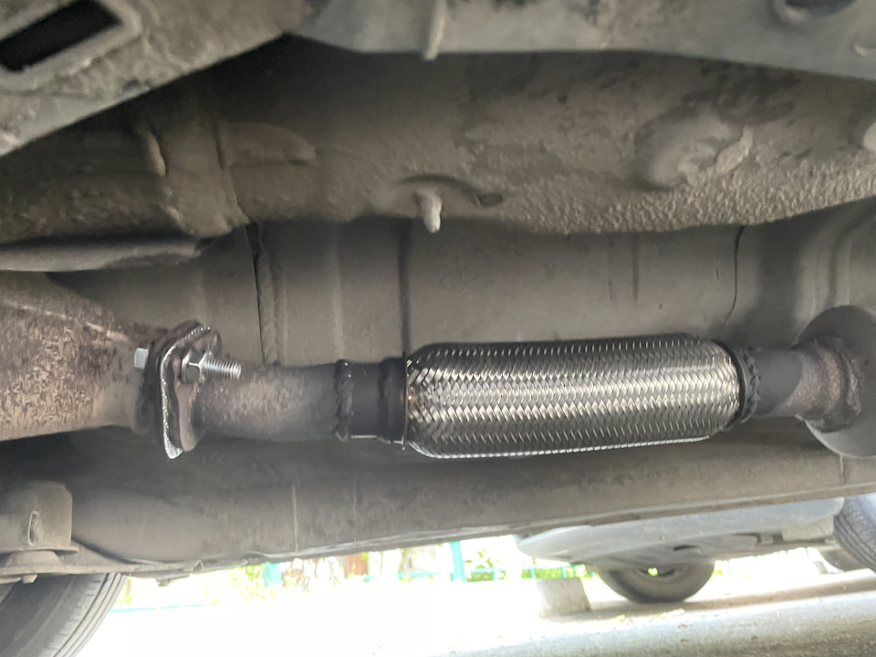 Замена резонатора и проверка сопротивления катушек — KIA Cerato (2G), 1 ...