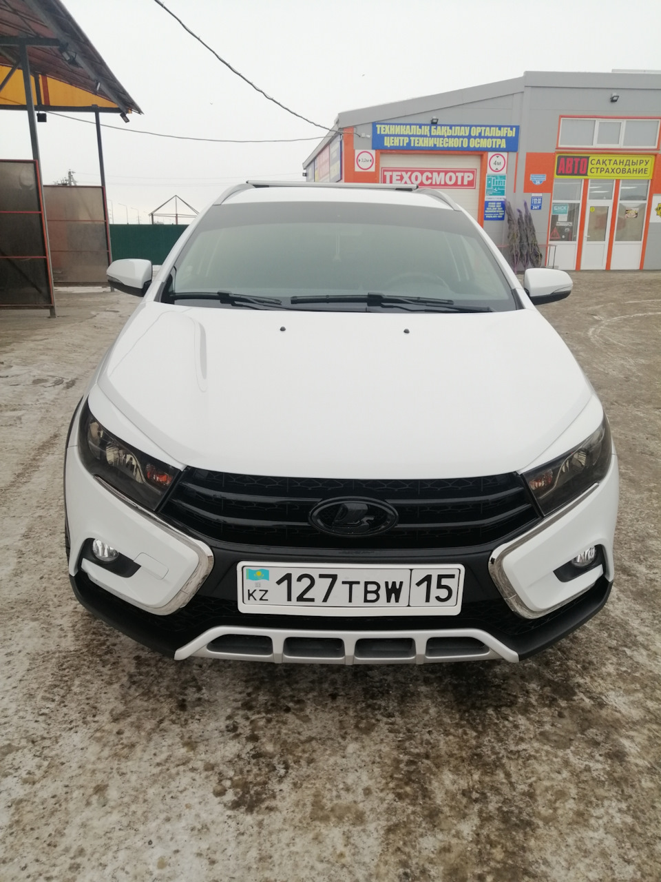 Накладка на бампер — Lada Vesta SW Cross, 1,6 л, 2019 года | просто так |  DRIVE2