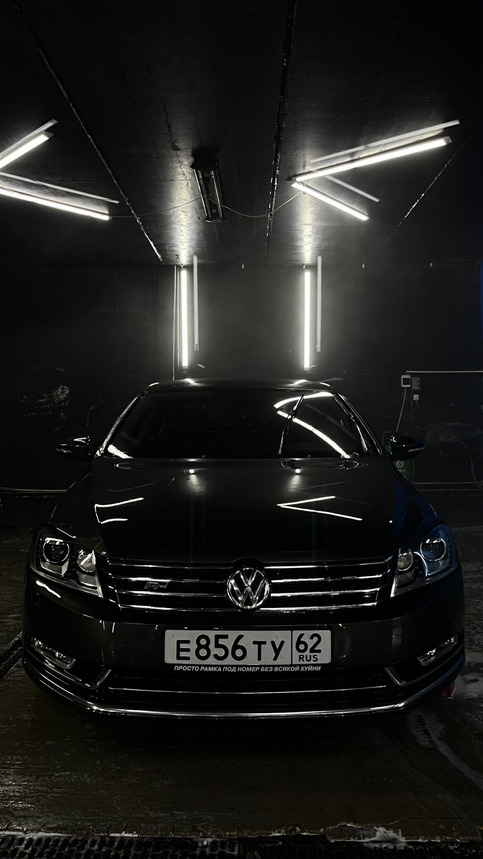 Отмыл зимнюю грязь — Volkswagen Passat B7, 1,8 л, 2013 года | мойка | DRIVE2