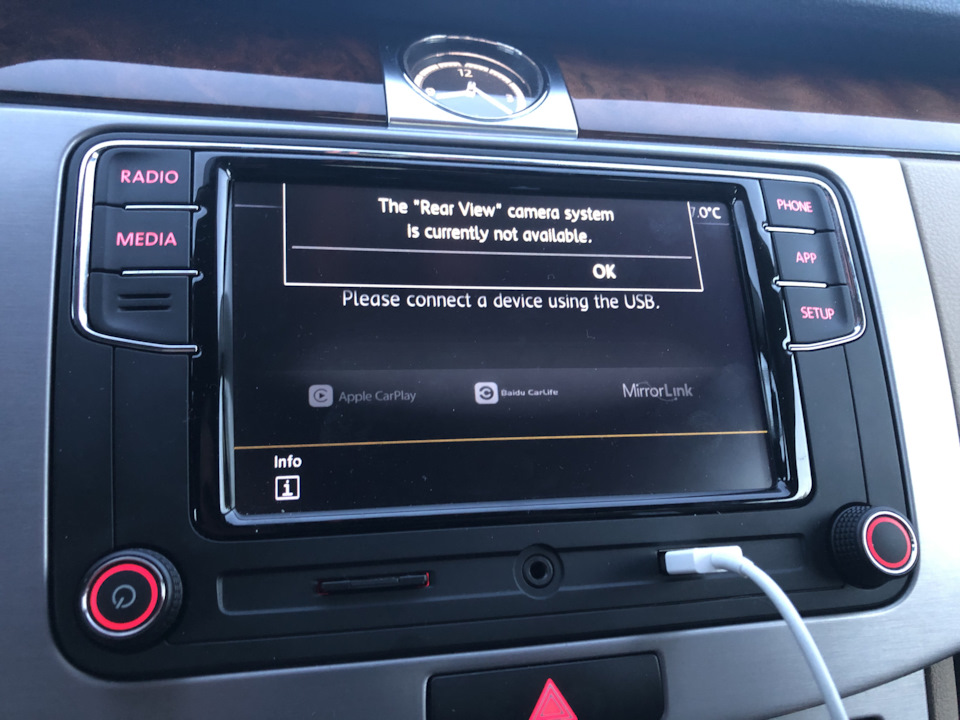Замена камеры заднего вида (в значке VW) — Volkswagen Passat CC, 1,8 л ...