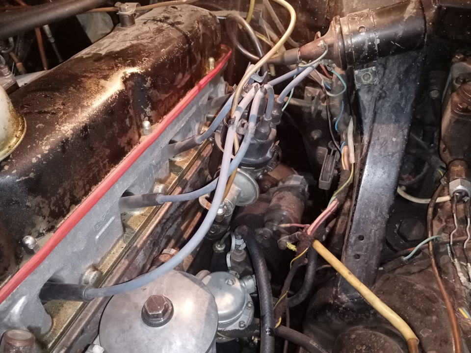 Замена масла и трамблера — ГАЗ 24, 2,4 л, 1972 года | плановое ТО | DRIVE2