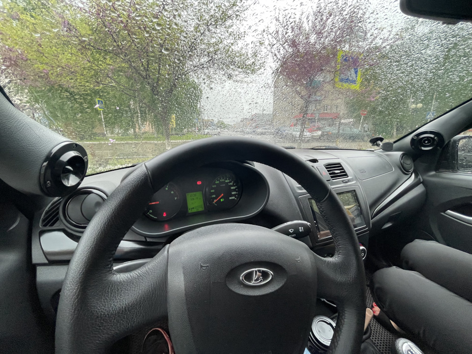 Покраска элементов салона в чёрный глянец — Lada Granta Sport, 1,6 л ...