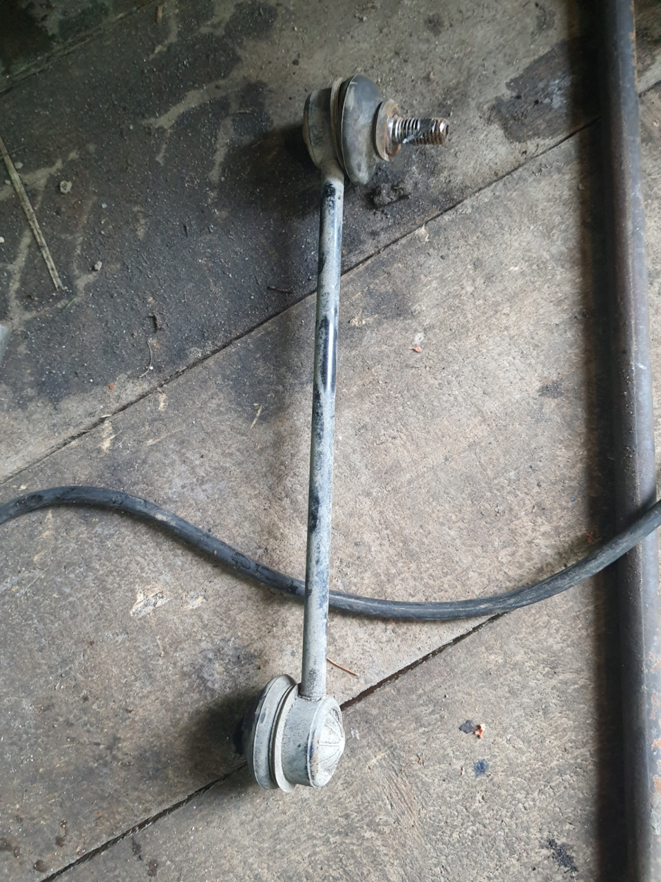 Замена тяг стабилизатора. — Ford Focus I Sedan, 2 л, 2003 года ...