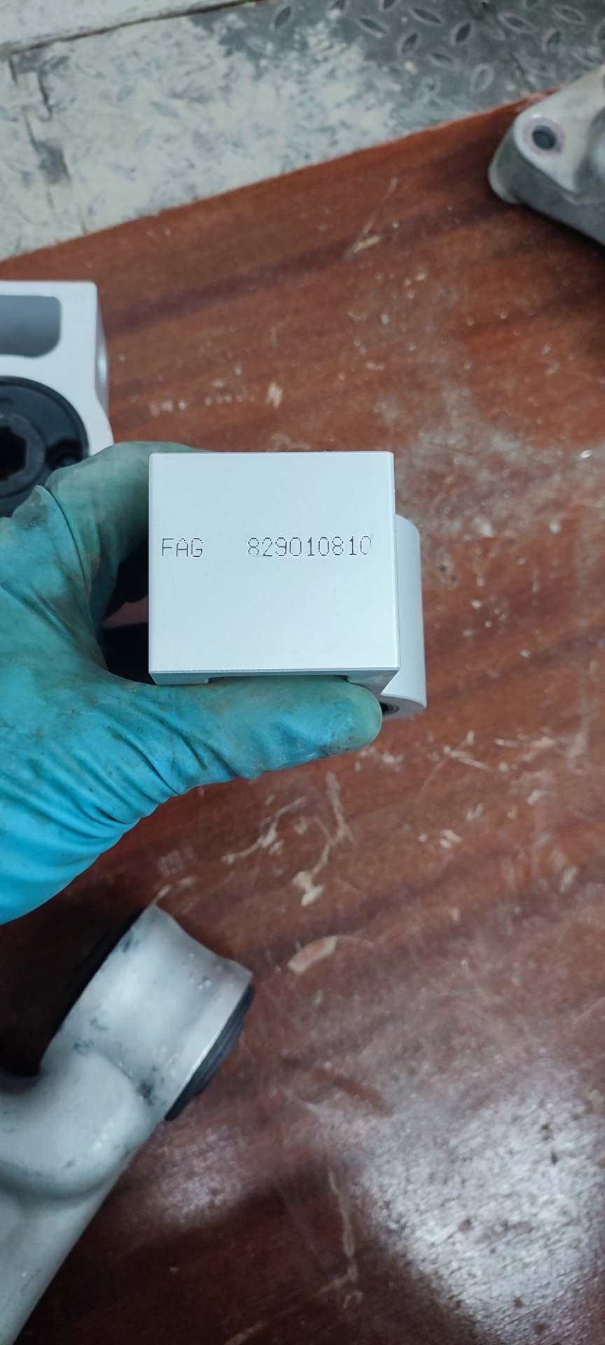 Фото в бортжурнале Skoda Octavia RS A5 Mk2. Запчасти на фото: 829010810