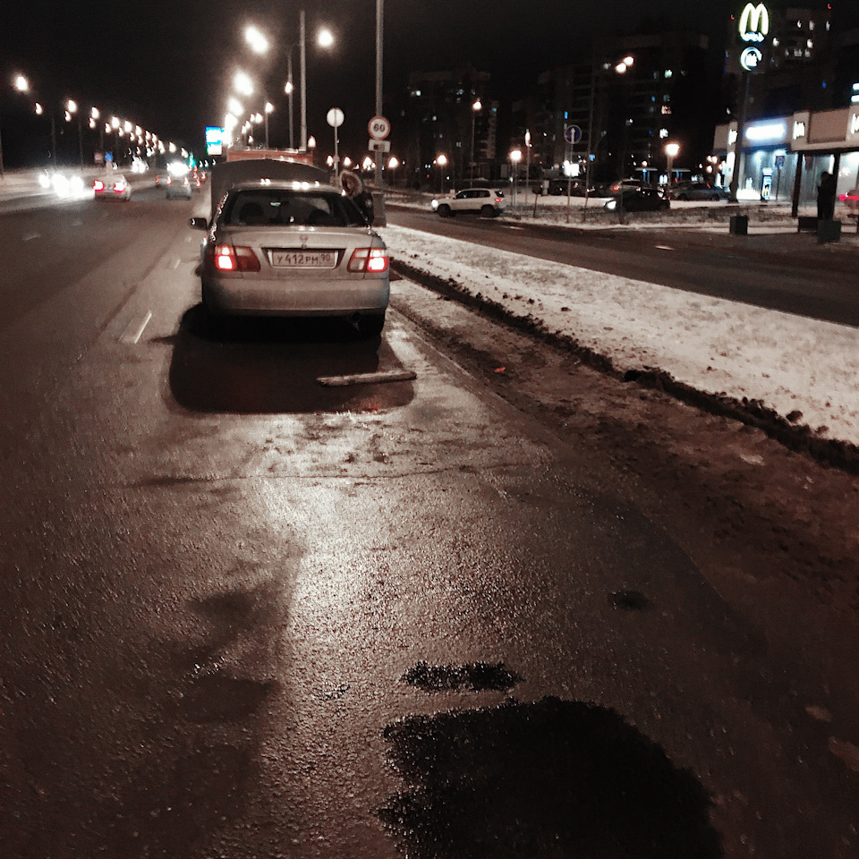 А через 2 часа уже нормальная такая лужа масла образовалась — Nissan Almera II (N16)