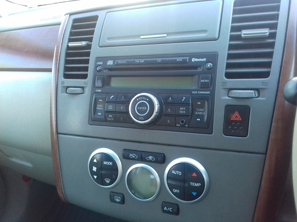 Магнитола и АКБ — Nissan Tiida (1G), 1,5 л, 2004 года | электроника ...
