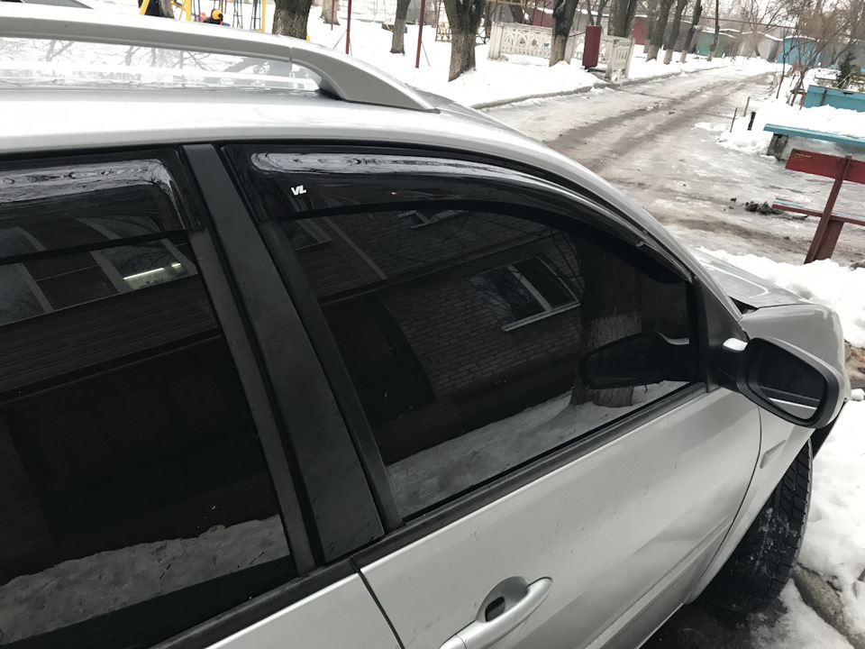 Обклейка плёнкой средних стоек — Renault Megane II, 1,5 л, 2009 года ...