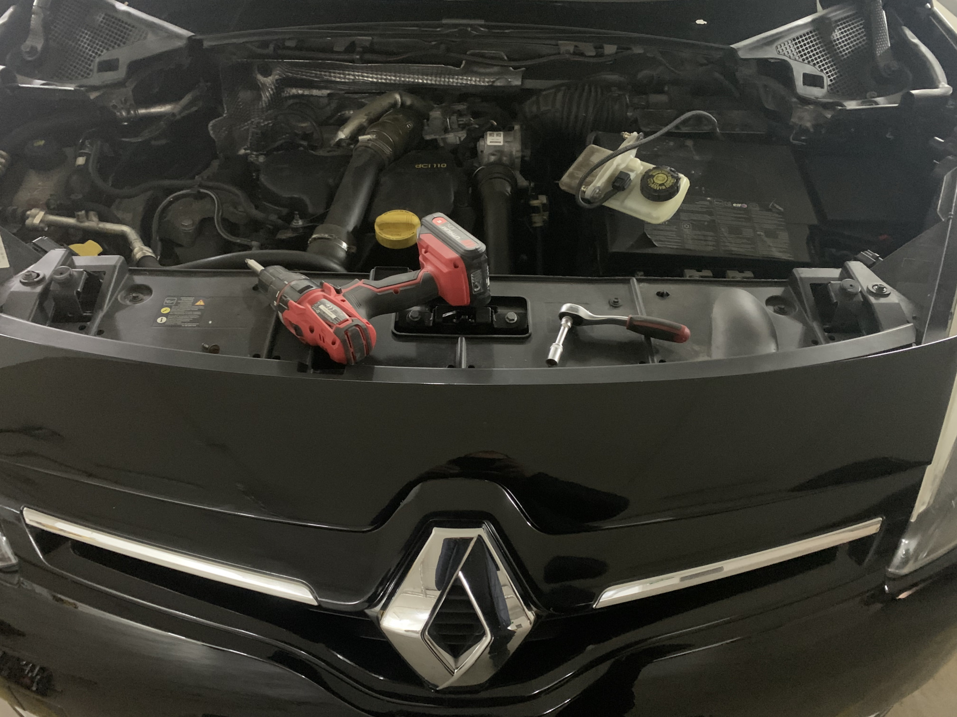 Замена жабо Grand Scenic 3 — Renault Grand Scenic III, 1,5 л, 2013 года ...