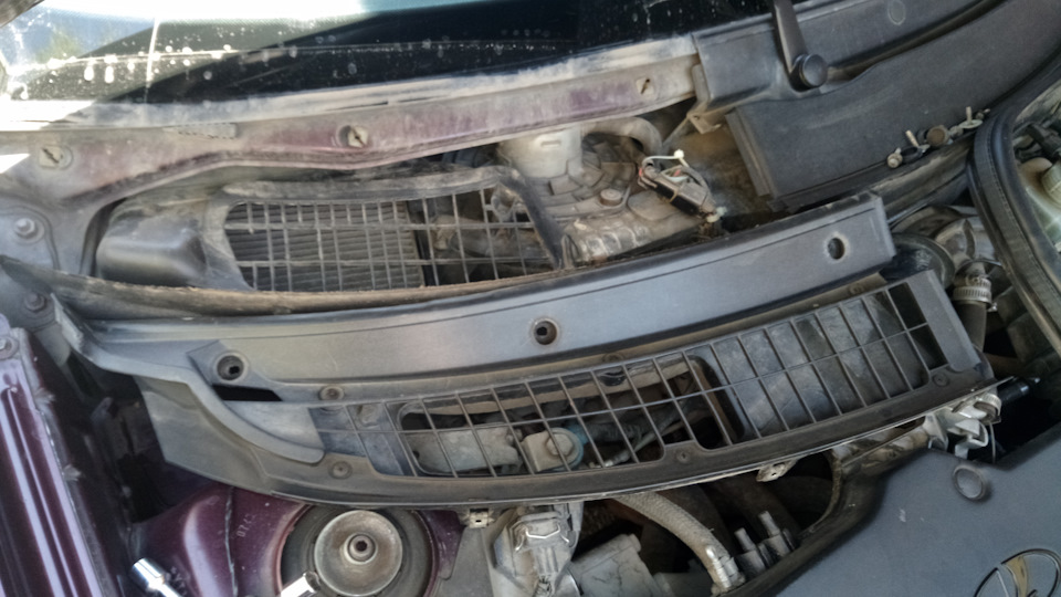 Фильтр салона под замену — Lada Приора седан, 1,6 л, 2008 года ...