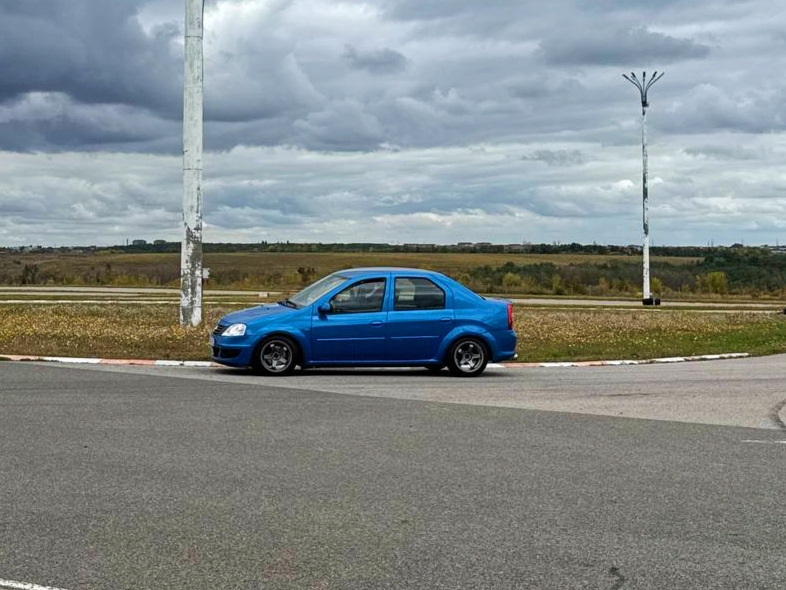 Фото в бортжурнале Renault Logan (1G)