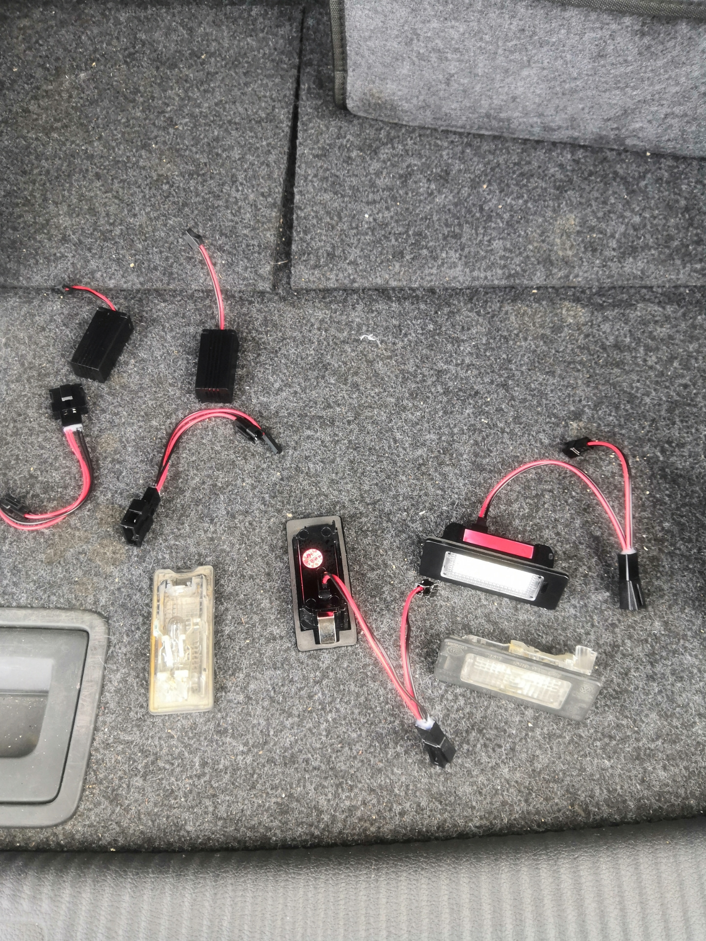 Замена подсветки номера на led — Volkswagen Golf Plus, 1,6 л, 2012 года ...