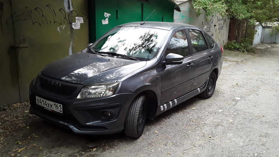 Пороги калина 2 спорт. Пороги Лада Калина спорт 2 на гранту. Пороги Калина 2 спорт на гранту лифтбек. Гранта лифтбек с порогами от калины 2 спорт. Калина 2 спорт пороги на лифтбэк.