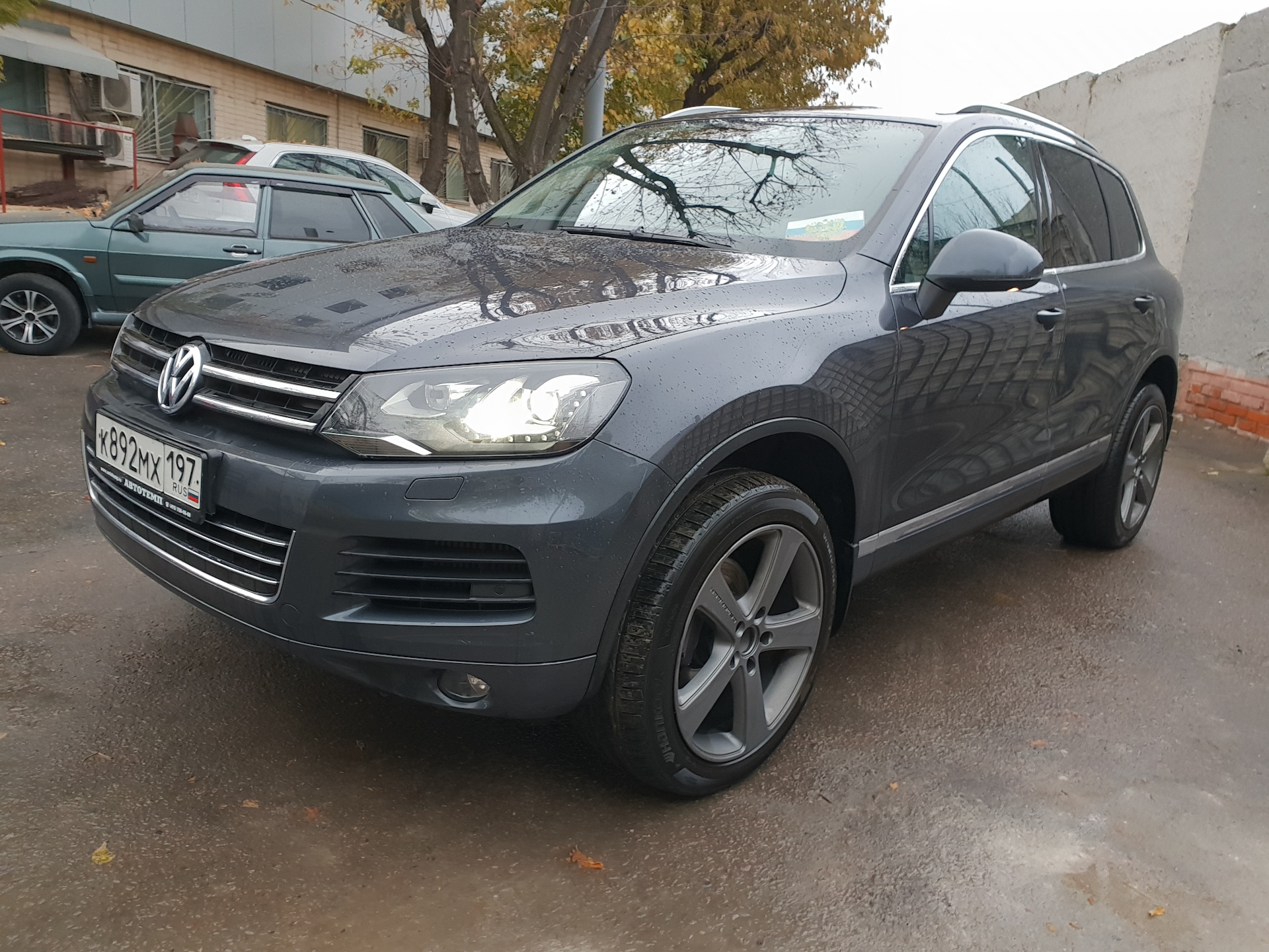 Матовый Volkswagen Touareg 2013